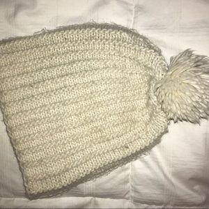 Zara cream knit hat with bobble top